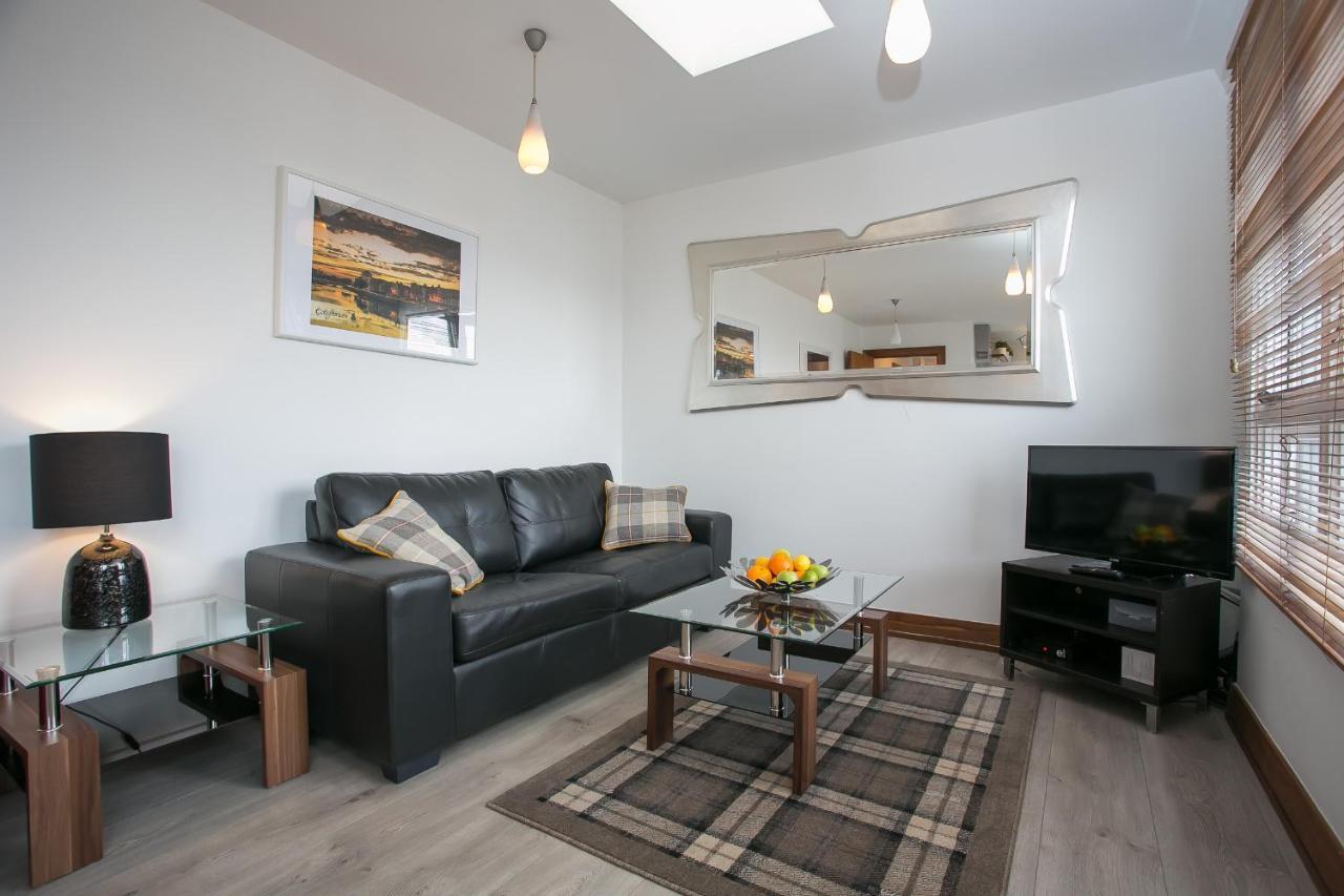 Two-Bedroom Apartment,1295910262:JPEG