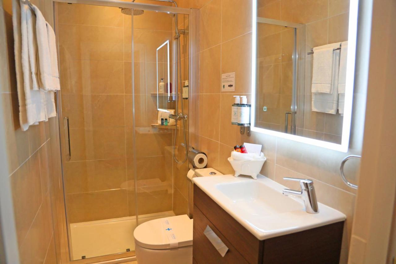 Junior Double Ensuite Room