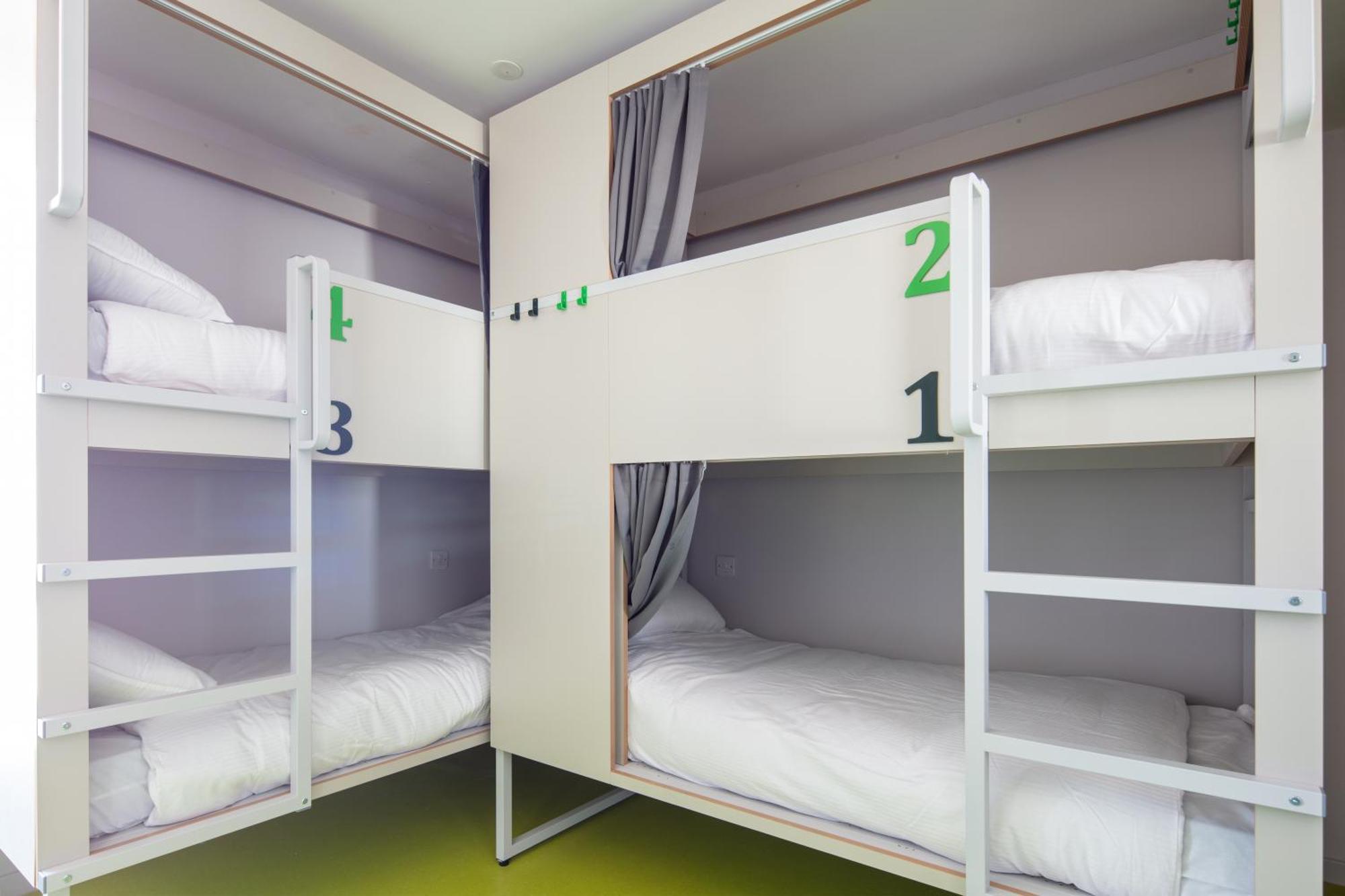 Bed 12-Bed Mixed Dormitory Room