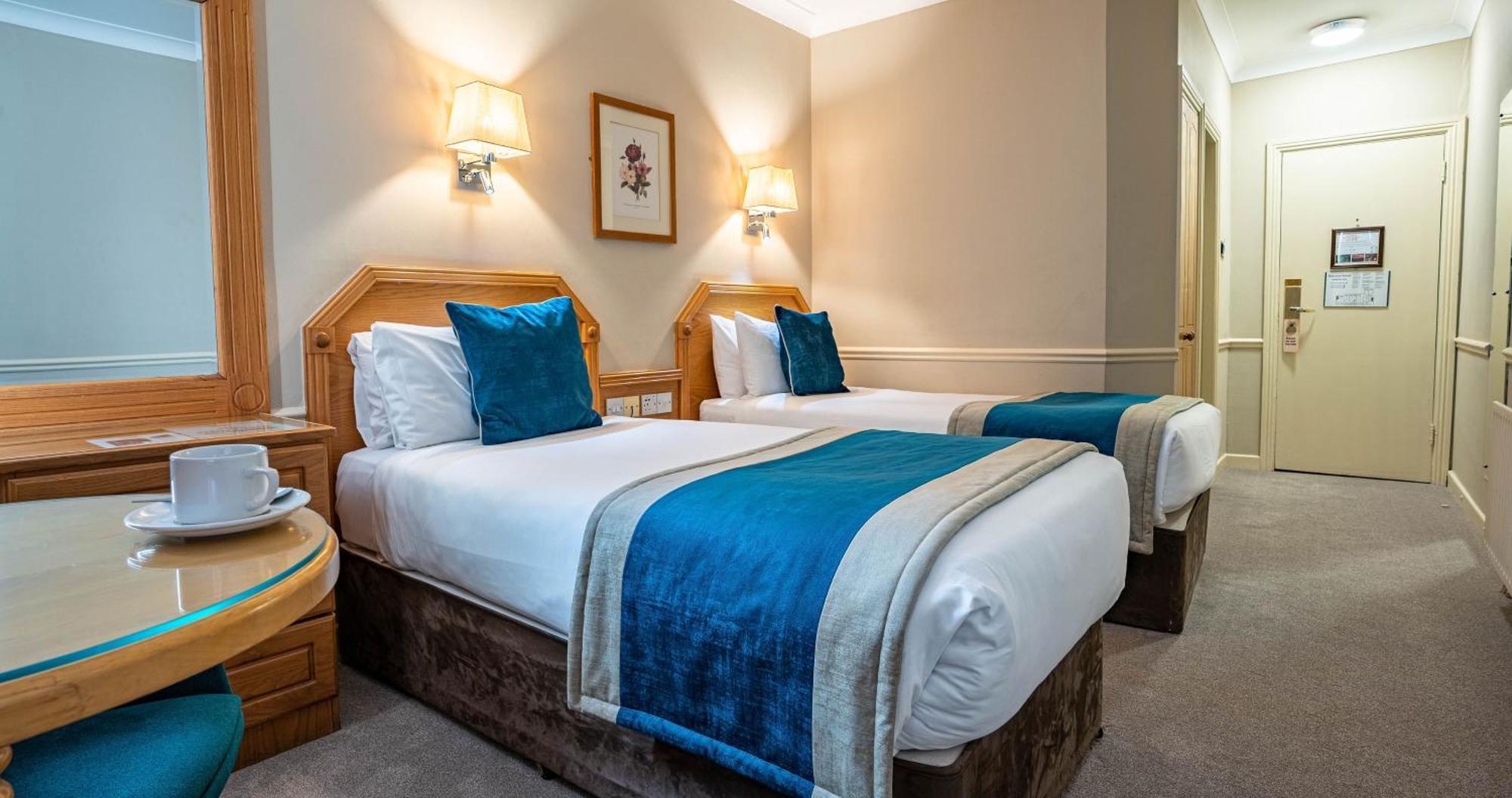 Twin Room Occupancy