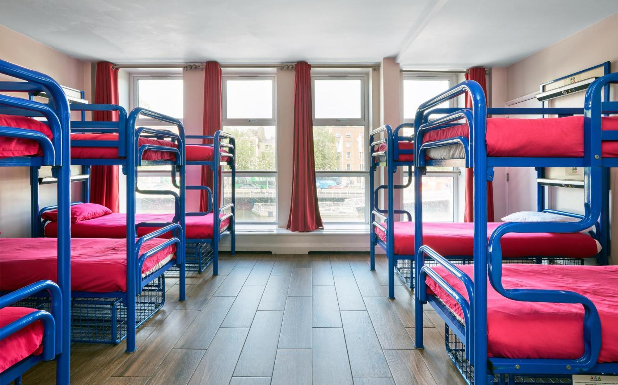 1 bed a 10 bed Female Dorm En Suite