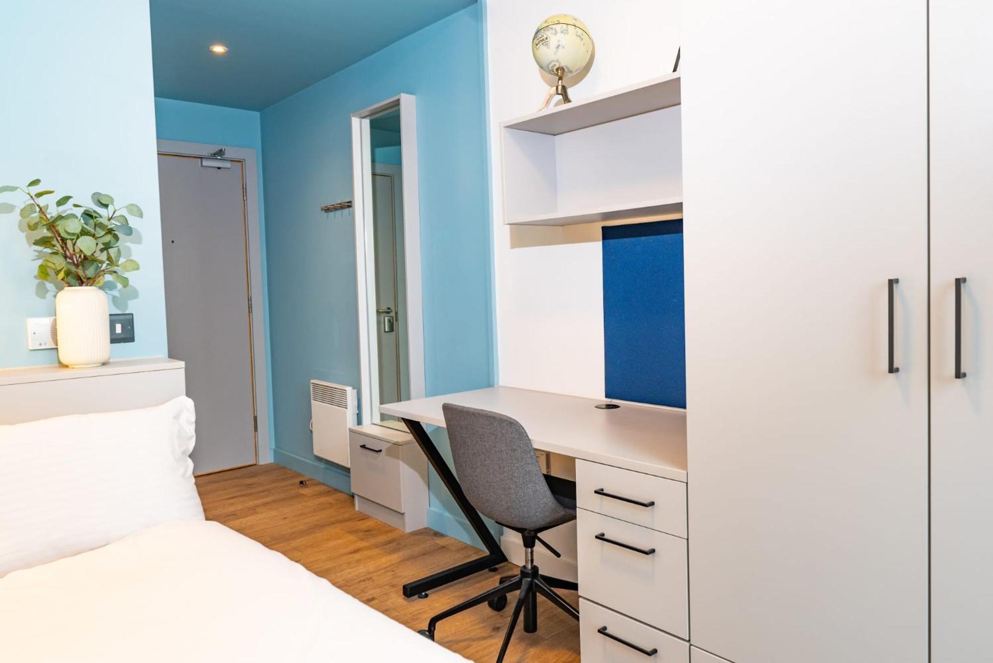 Double Room Private Bathroom