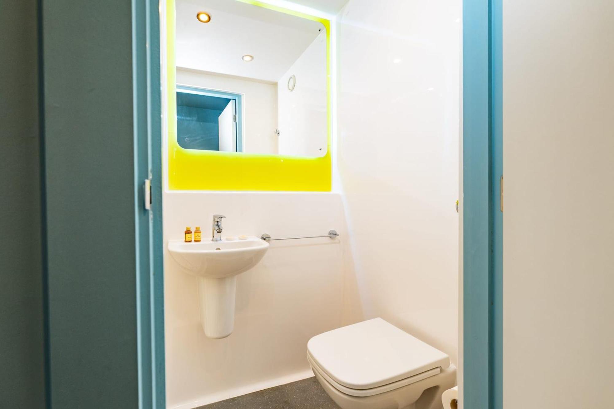 Double Room Private Bathroom