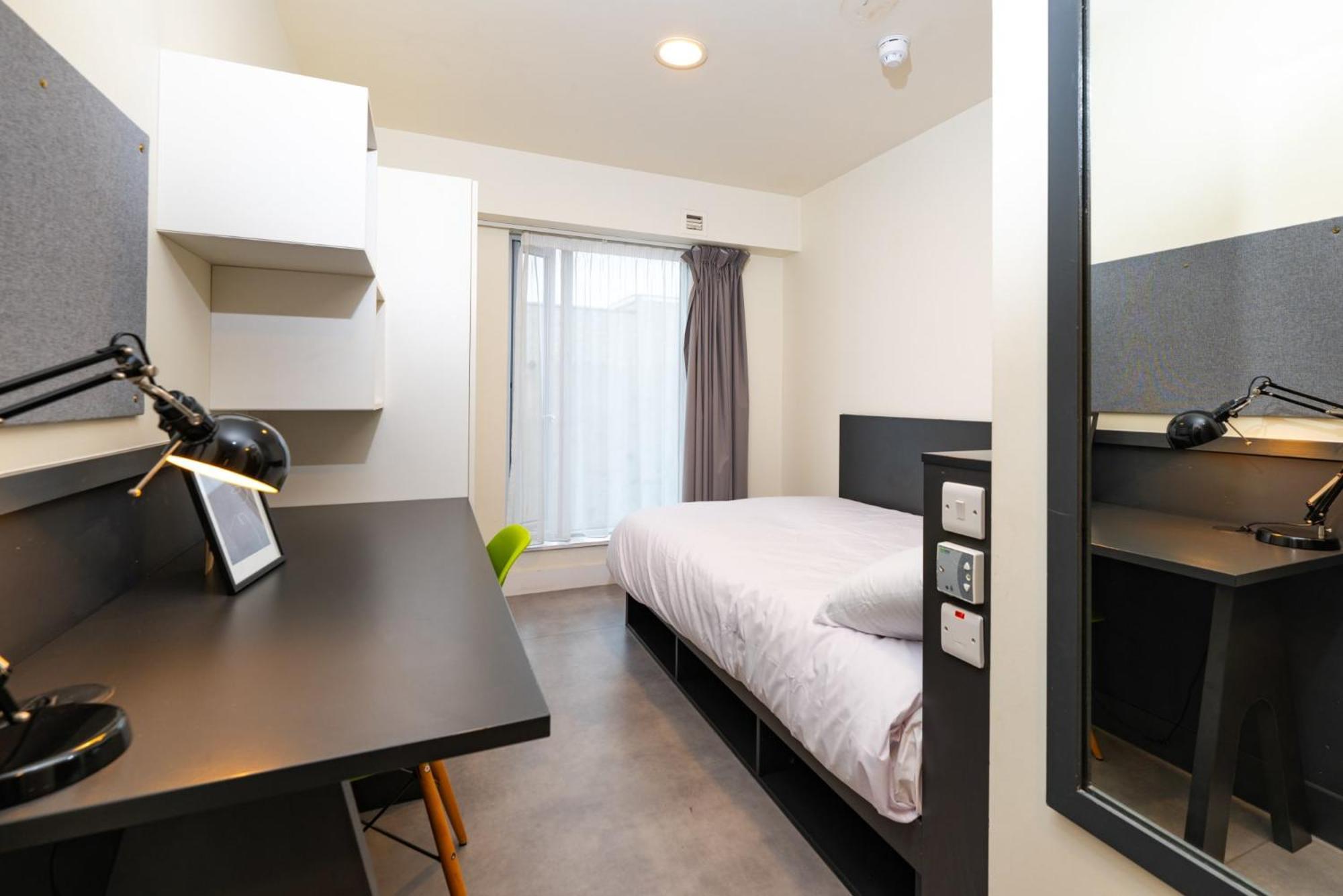 Double Room Private Bathroom