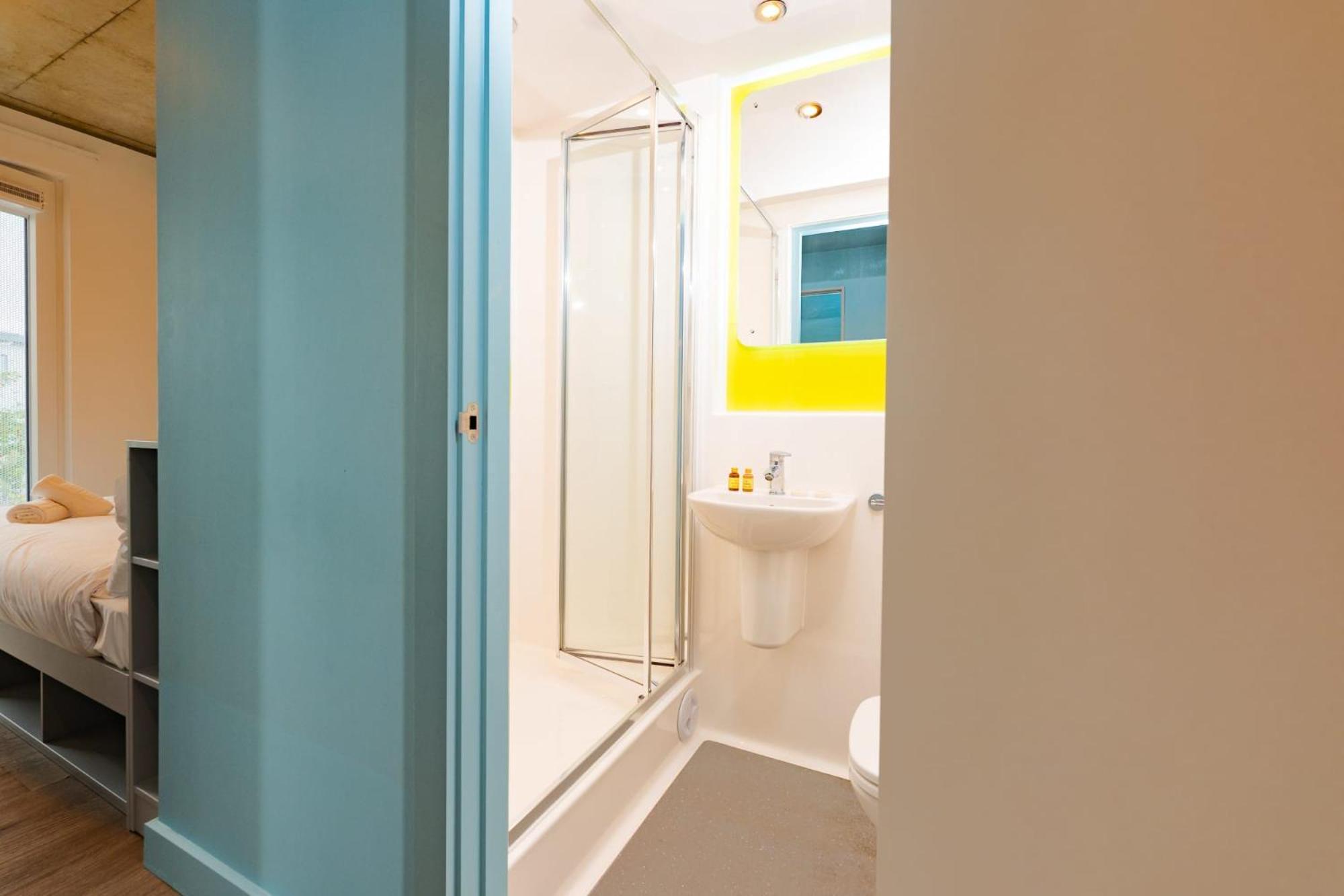 Double Room Private Bathroom