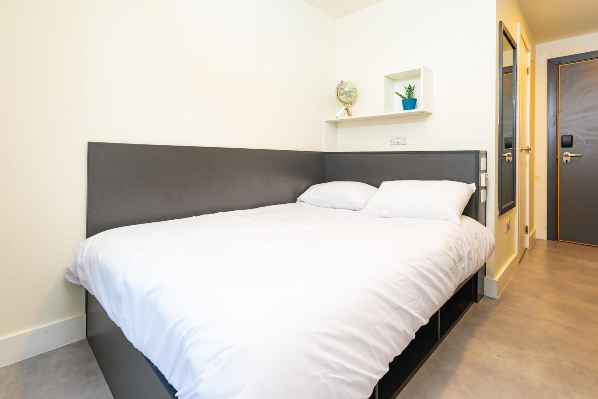 Double Room Private Bathroom