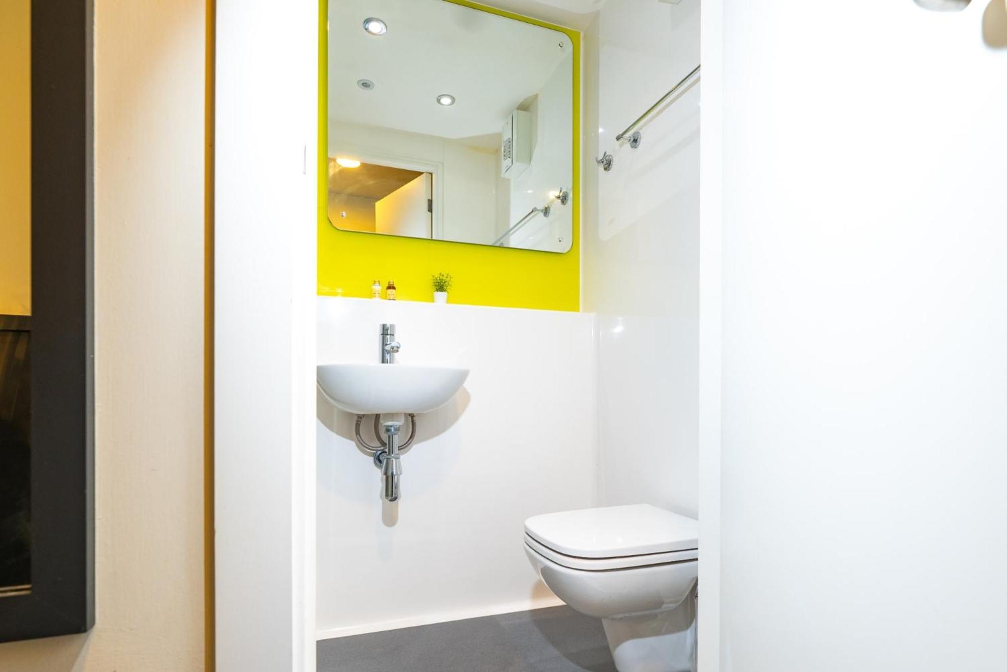 Double Room Private Bathroom