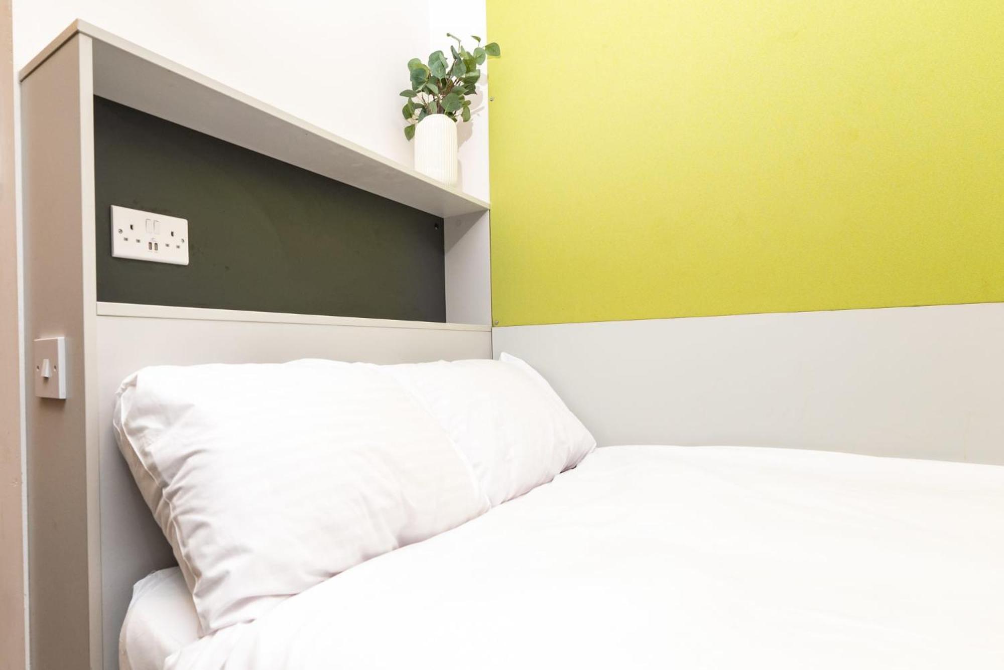 Double Room Private Bathroom