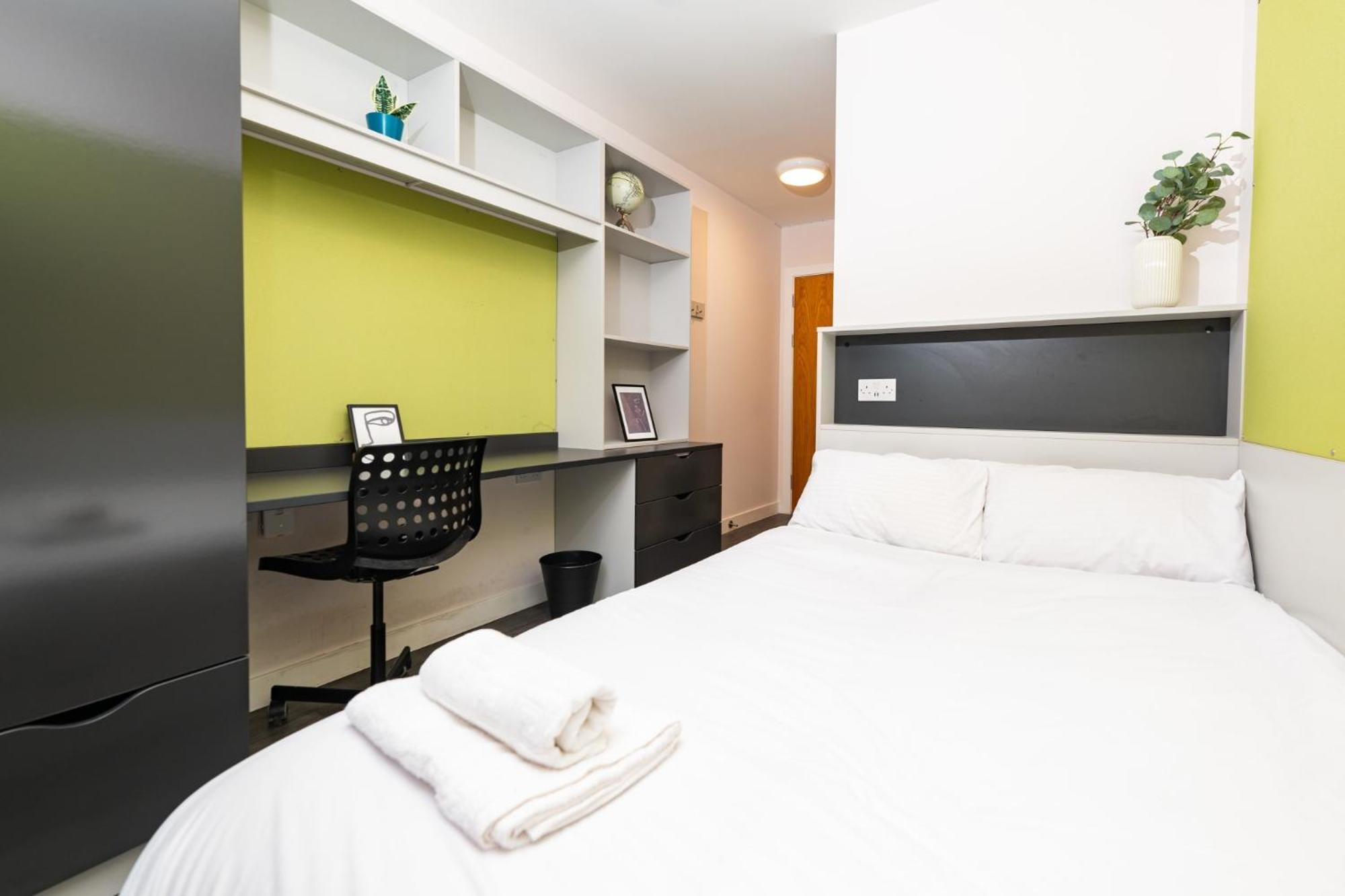 Double Room Private Bathroom