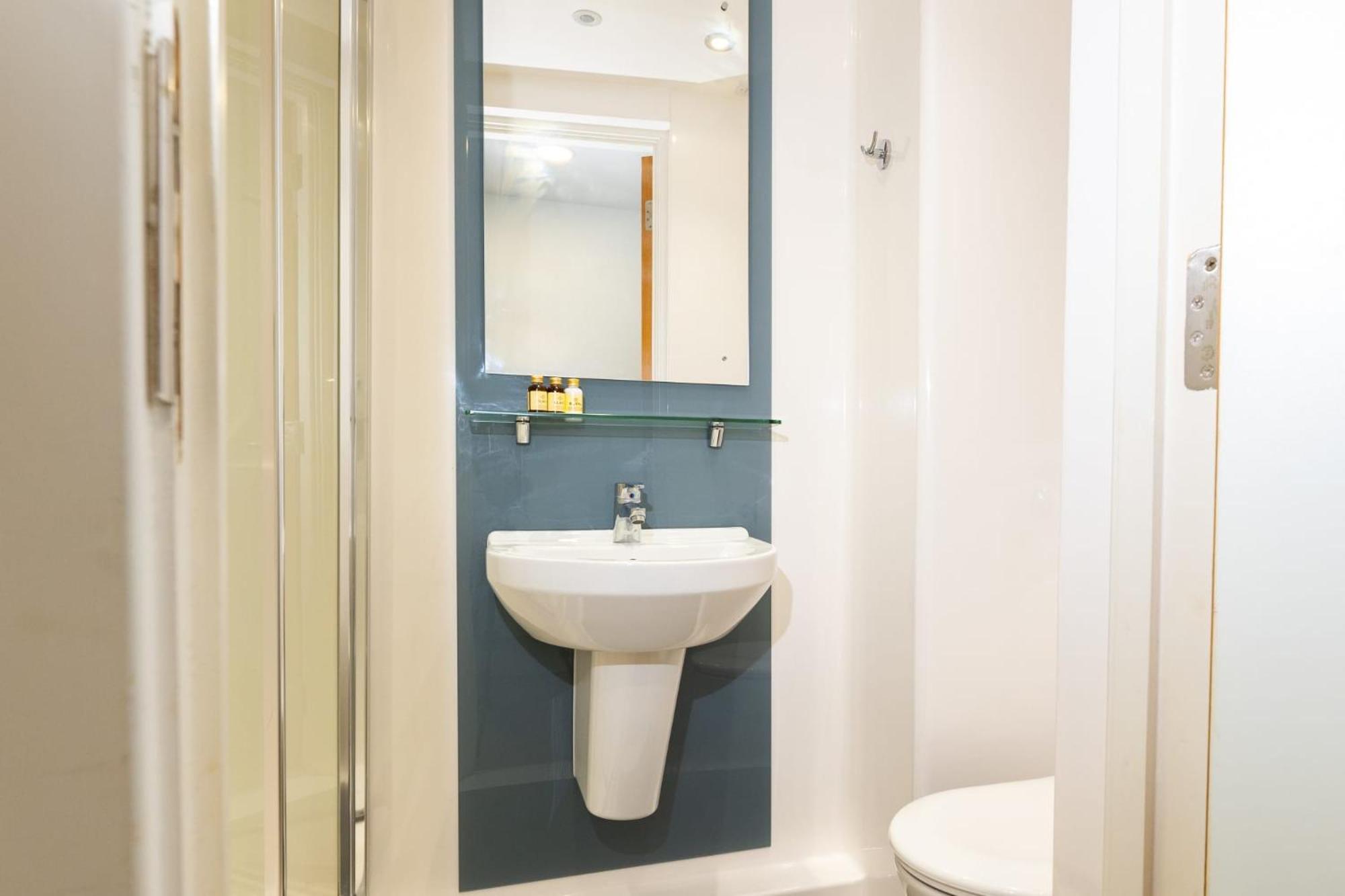 Double Room Private Bathroom