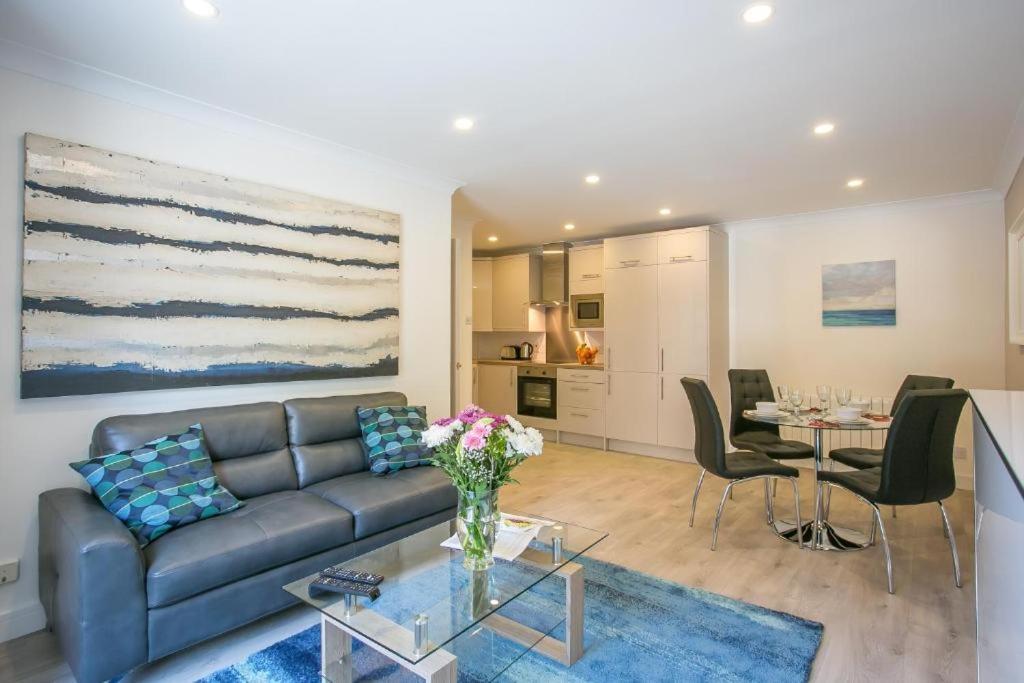 Two-Bedroom Apartment,1618011286:JPEG