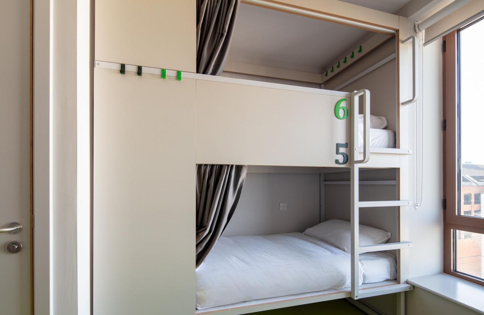 Bed 4 6 Bed Female Dormitory Room