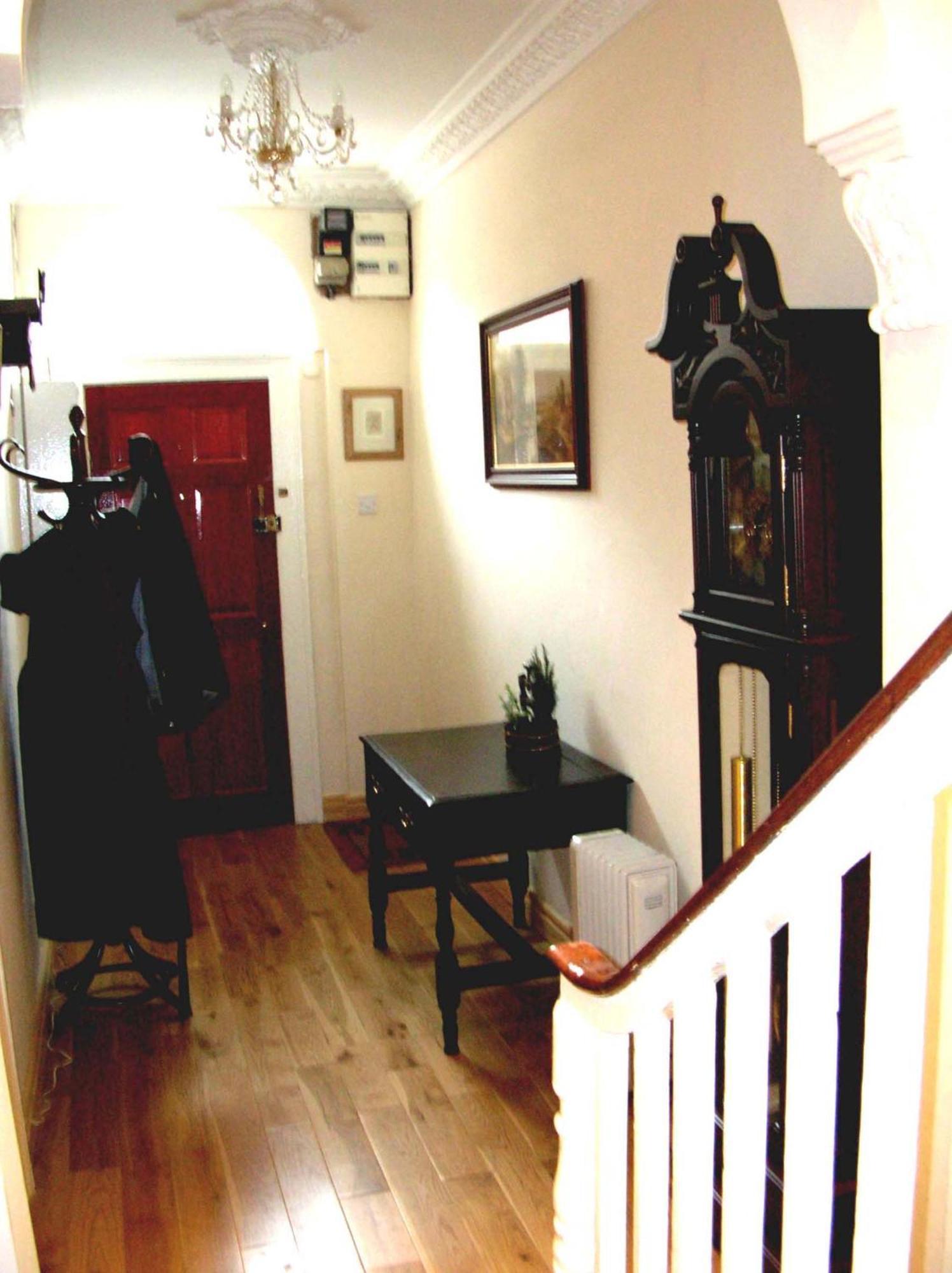 Deluxe Double Room Shower