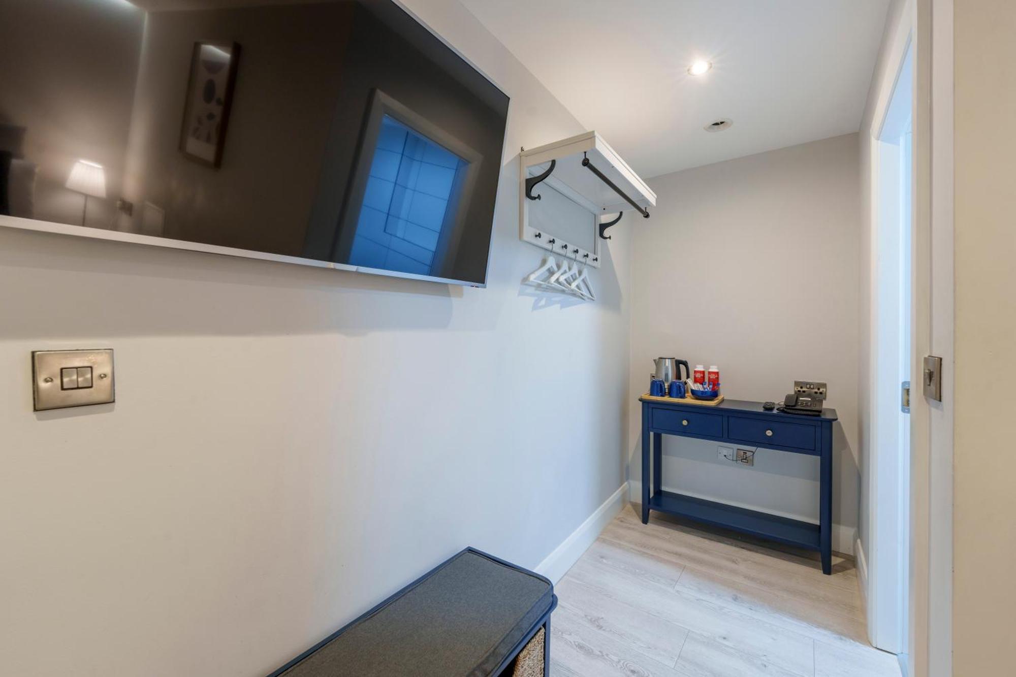 Small Double Room No Window
