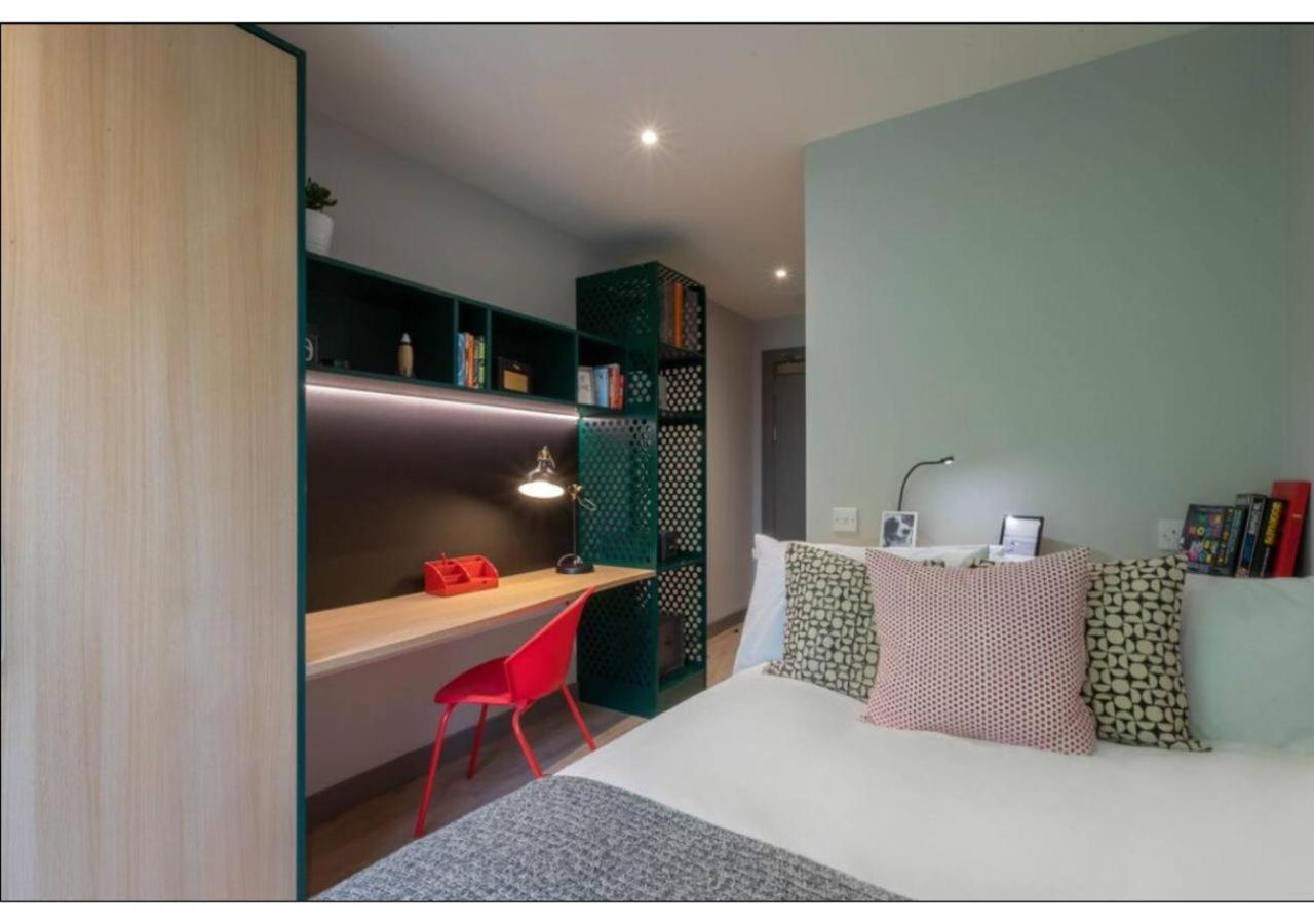 4 Bedroom Apartment