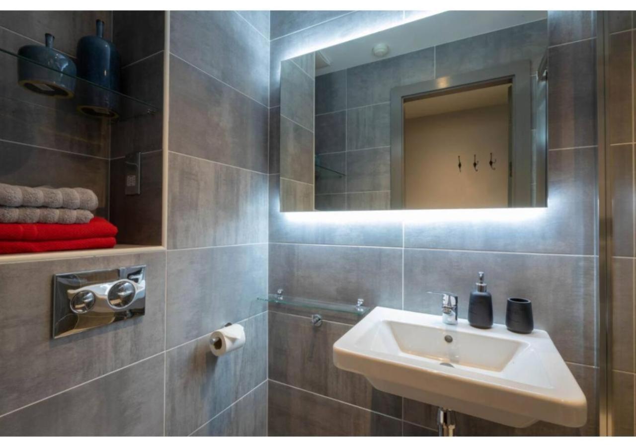 4 Bedroom Apartment
