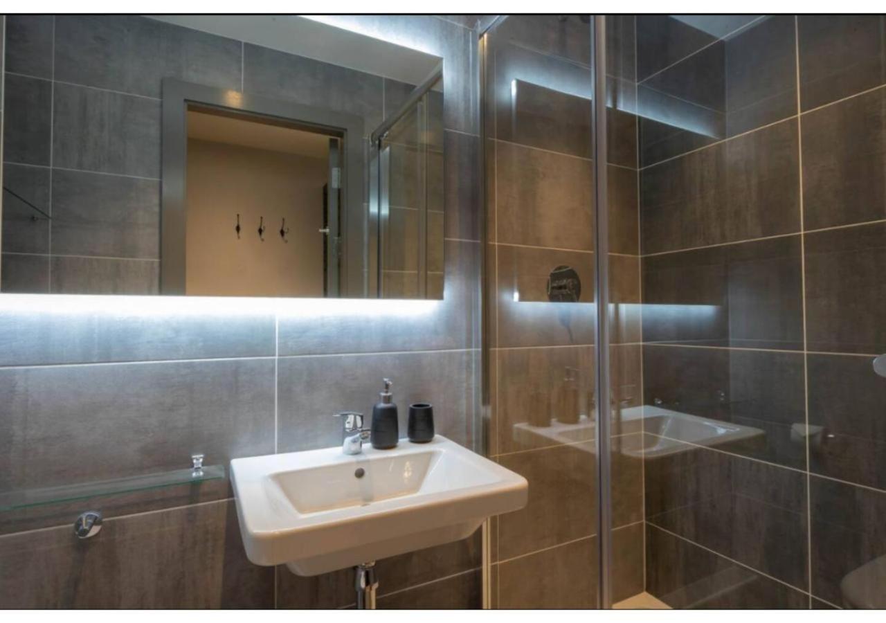 4 Bedroom Apartment