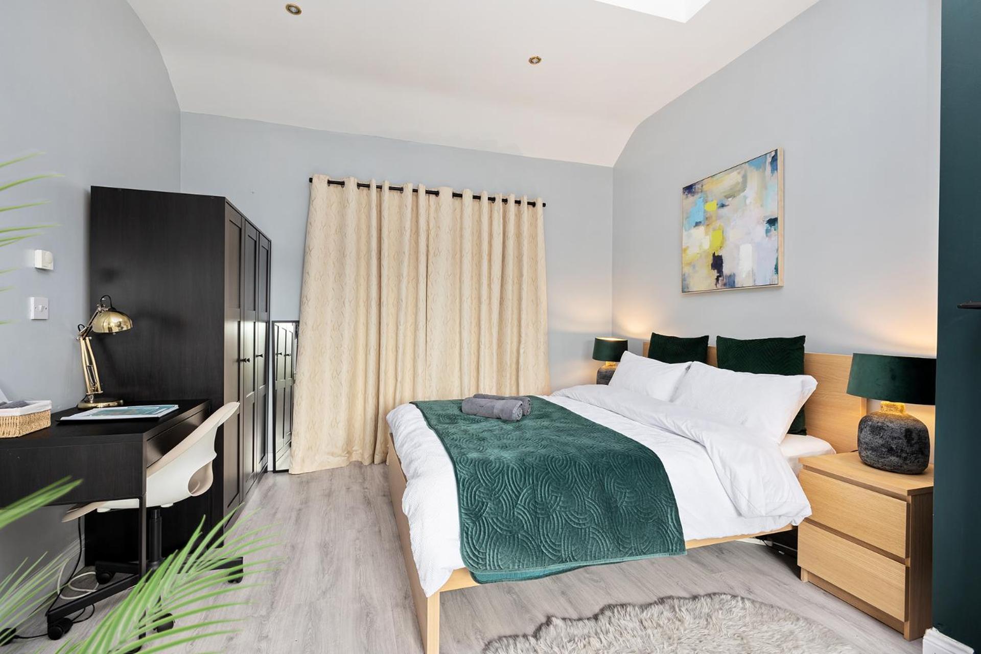 Deluxe King Room