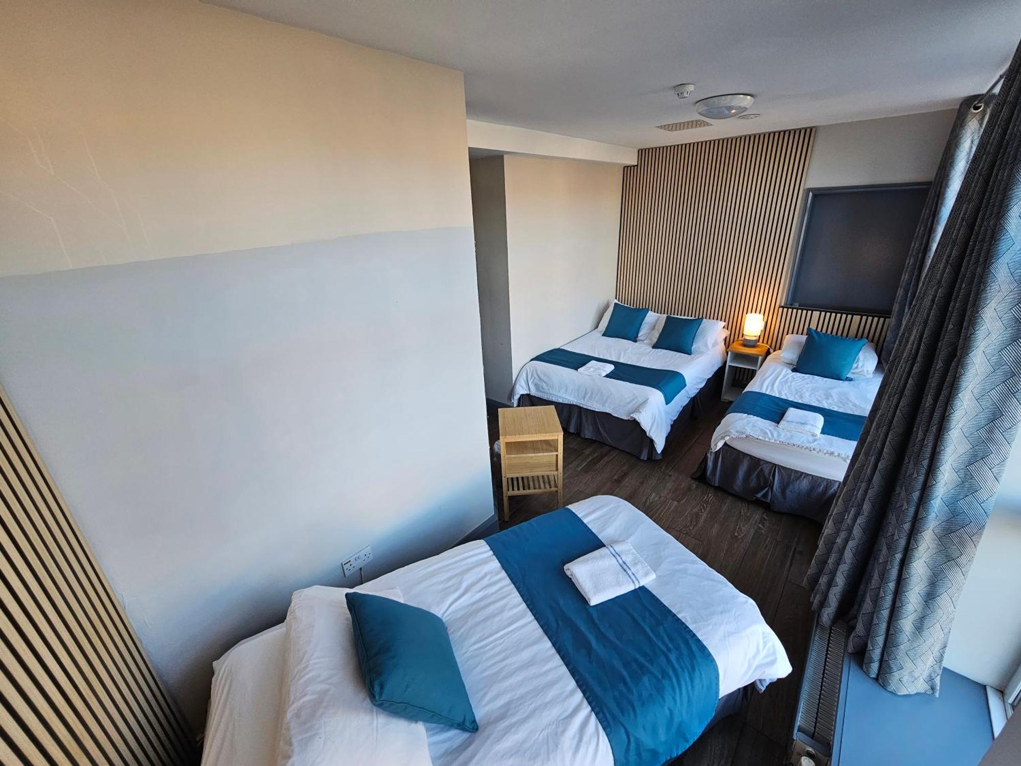 1 bed a 3 bed Female Dorm En Suite
