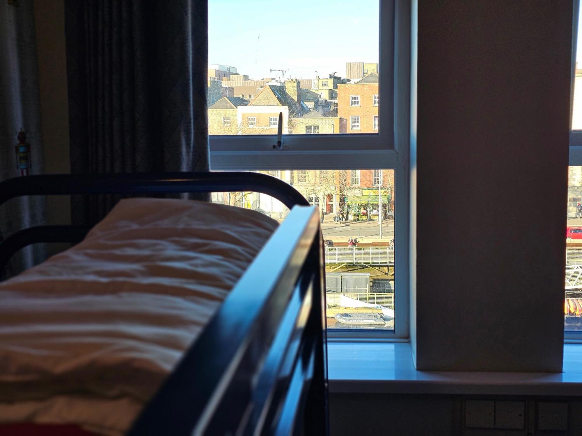 1 Bed 8-Bed Female Dormitory Room Ensuite