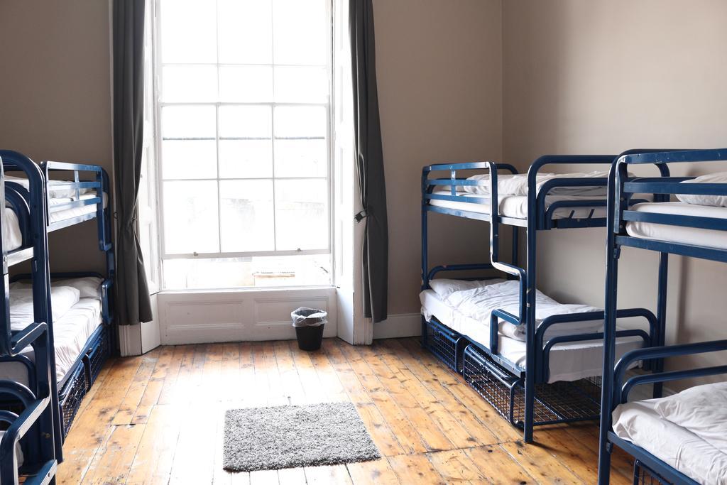 Bed 8-Bed Dormitory Room