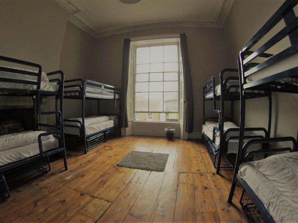 Bed 8-Bed Dormitory Room