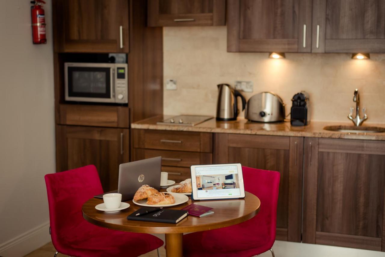 One-Bedroom Penthouse Apartment