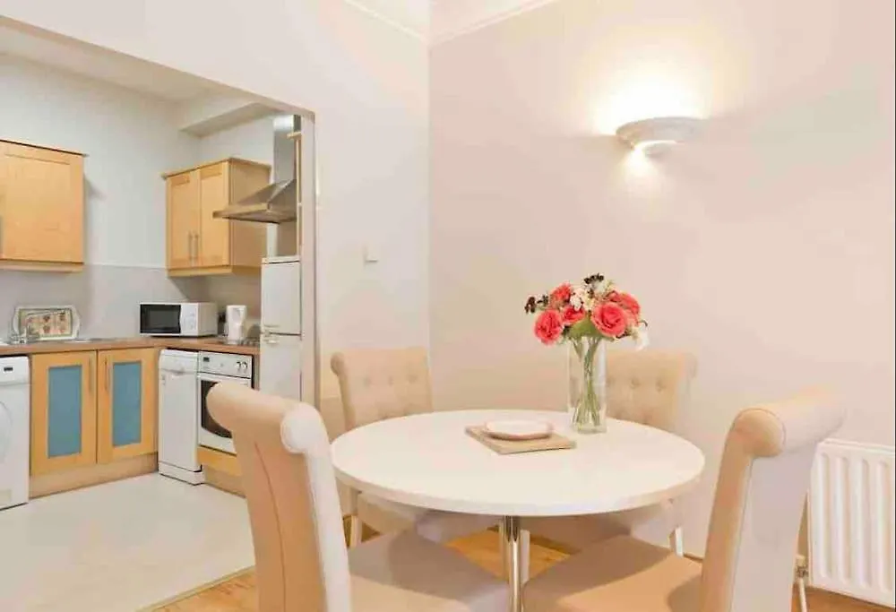 Luxury Two Bedroom Apt In Dublin-1