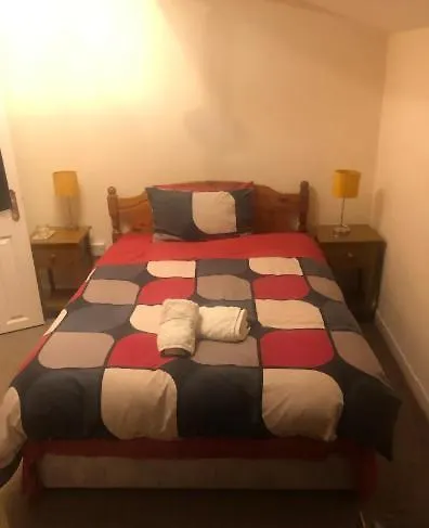 Private Comfortable Bedroom With Ensuite-1