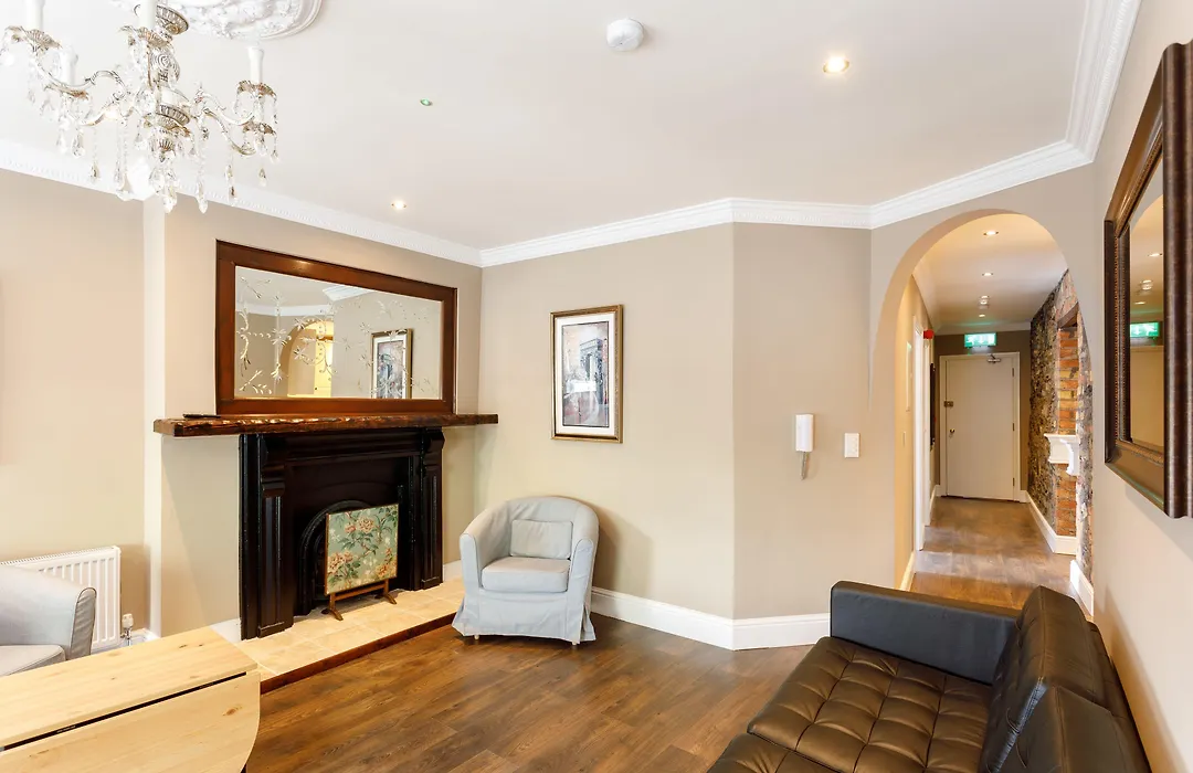 Molloy'S Apartments-1