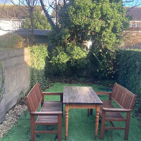 Entire Terraced Two Story Redbrick House With Parking In Secluded Cul De Sac-3