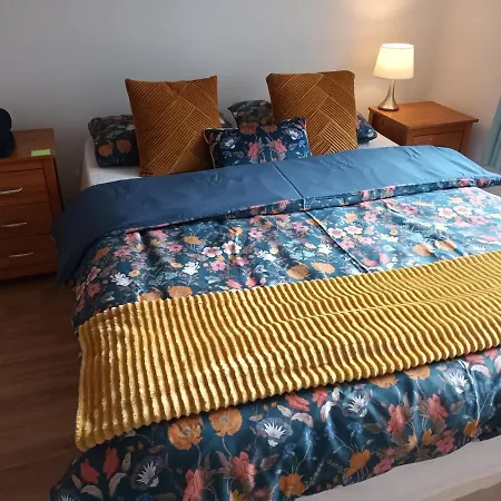 Happy Guest-3