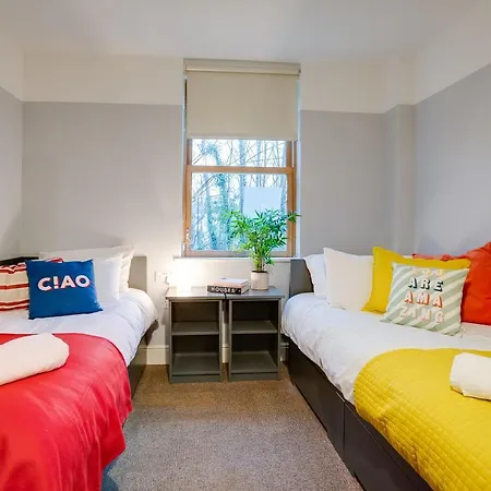 Griffith Rooms-3