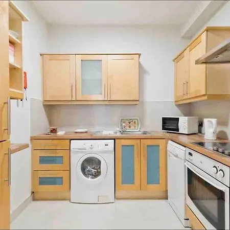 Luxury Two Bedroom Apt In Dublin-3