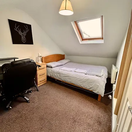 Spacious Room In Dublin-3