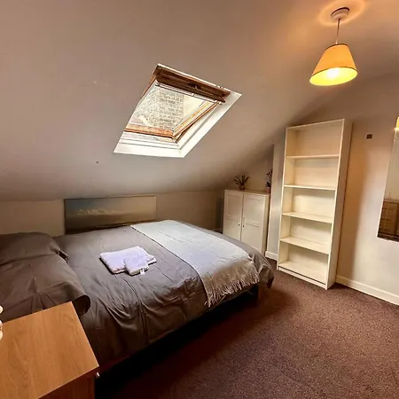 Spacious Room In Dublin-3