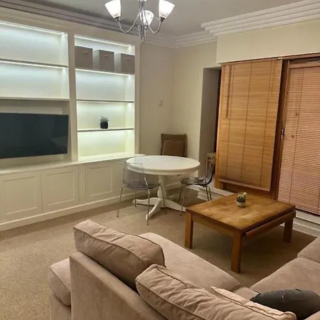 Double Room In A Cozy Apartment Dublin City Centre-2
