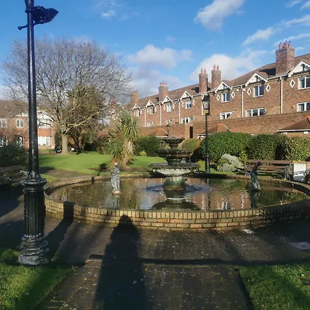 Single Room In A Charming Apartment With The Terrace In Sandymount-3