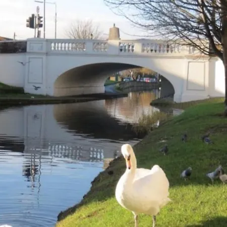 Dublin canal side-2