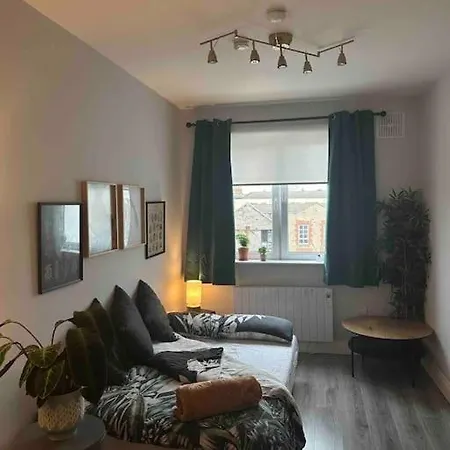 Central 1 Bedroom Apartment-3