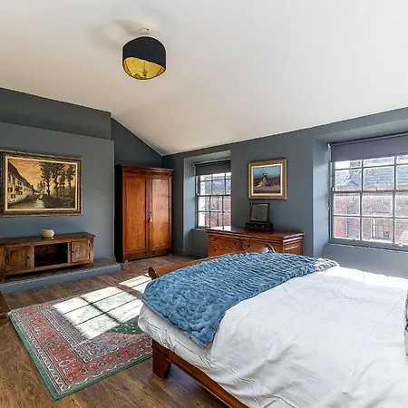 Connaught Apartment, 7 Henrietta Street, Dublin City Centre-2
