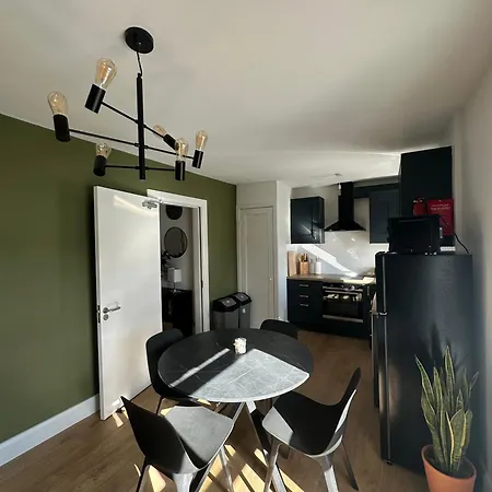 Modern City Centre Apartment-2