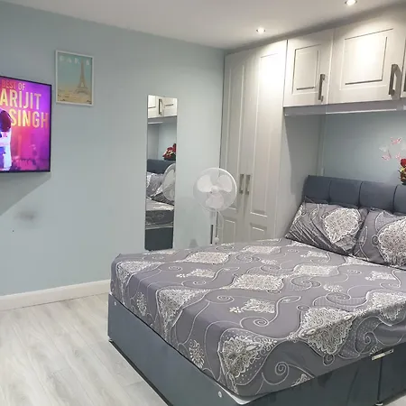 Cozy Studio Granny Flat-2
