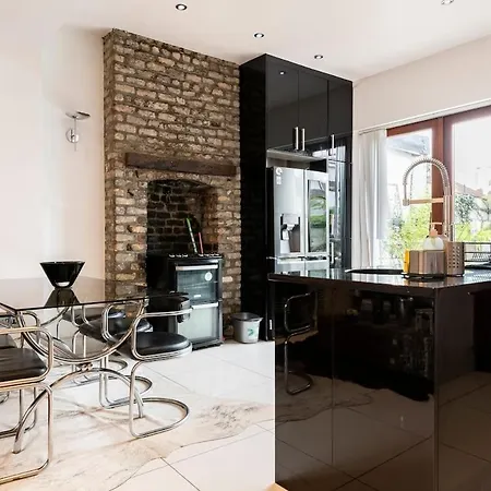 Serres' Home-3
