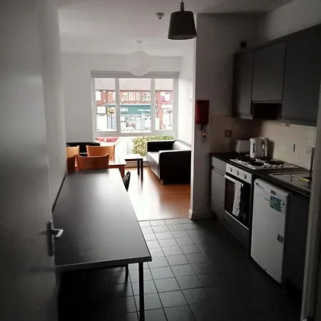 2 Bedroom, 2 Bathroom Apartment-2