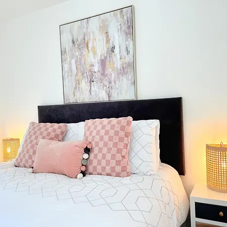 Lovely Spacious Apartment At Temple Bar-3