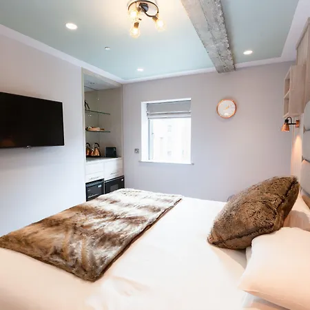 Clarendon Suites-2