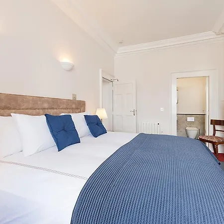 Henrietta Suites City Centre-2