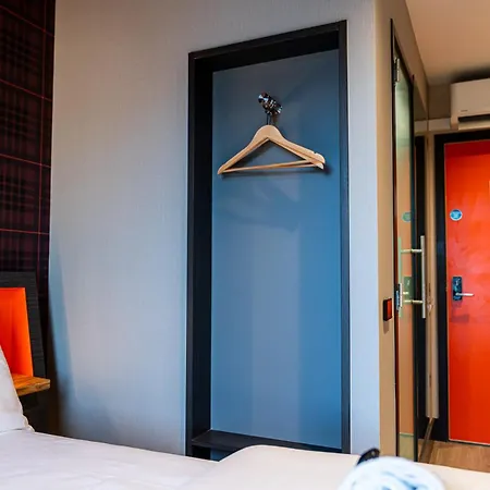 Easyhotel Dublin-2