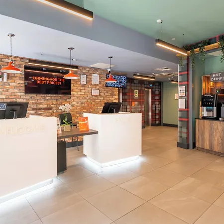 Easyhotel Dublin-3
